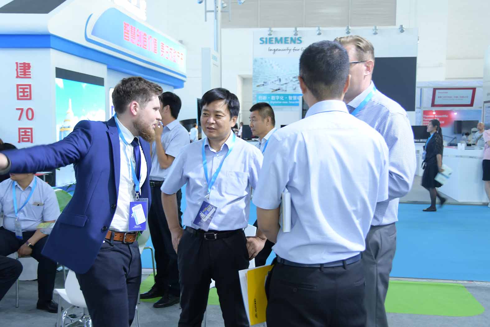 引领未来▲永盈会纯电动矿用车闪耀2019CIME展会