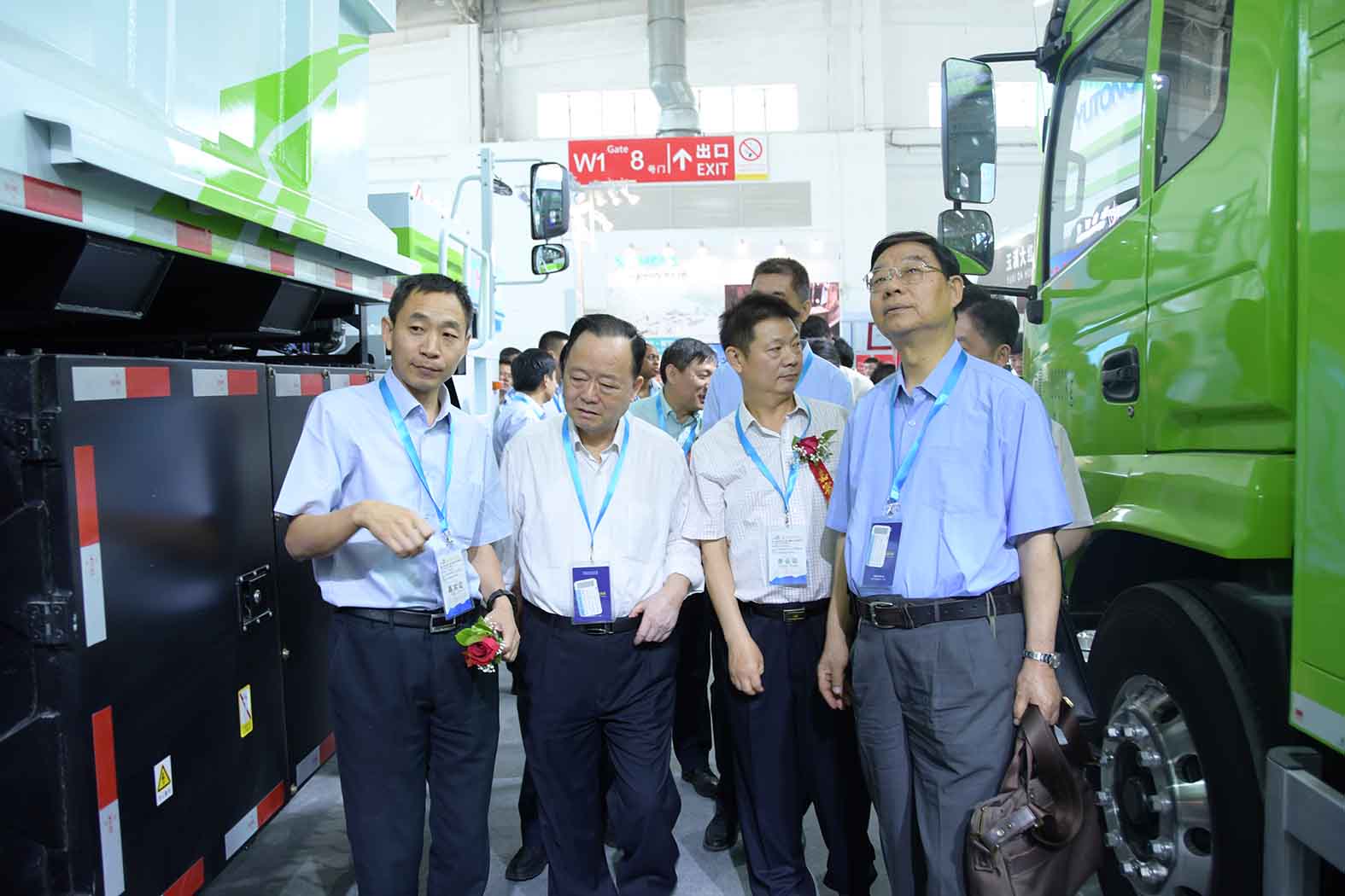 引领未来▲永盈会纯电动矿用车闪耀2019CIME展会